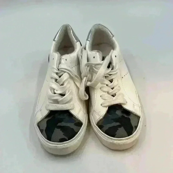 STEVE Madden Steven sneakers- white with camo accent on toe. Size 5.5 - Picture 1 of 8